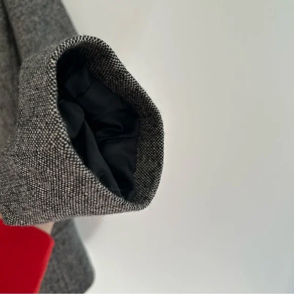 (SOLD) Italian Wool Blend Blazer Size Medium - Picture 12 of 16